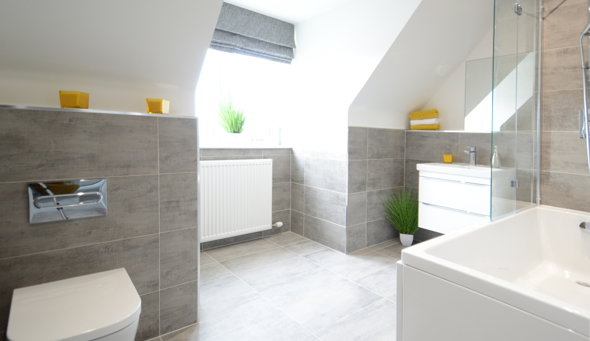 Springfield Properties New Homes - Buckie, Inchgower Development | Family Bathroom