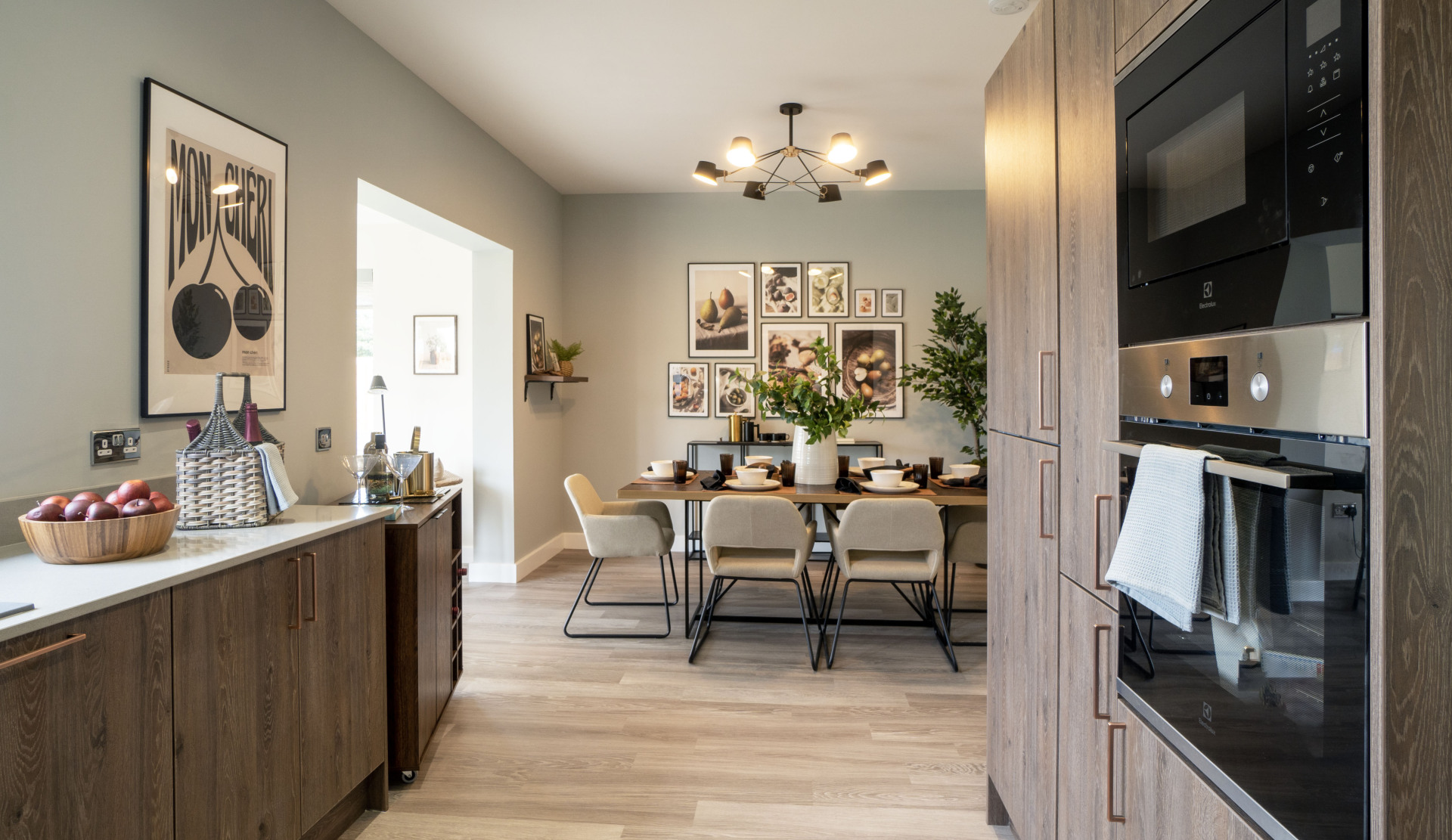 Dunrobin show home - kitchen dining area