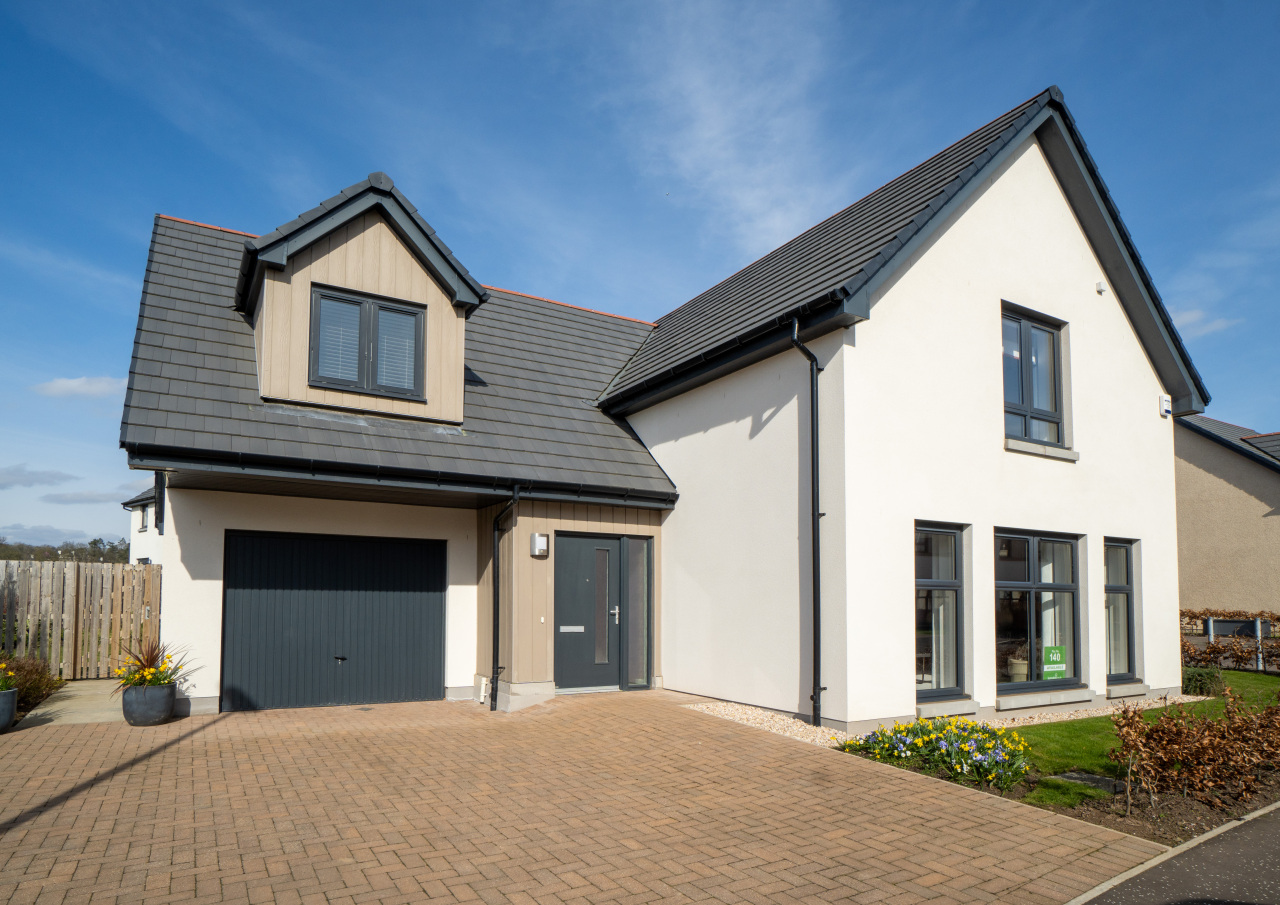 Culbin Ex Show home exterior B DSC00921